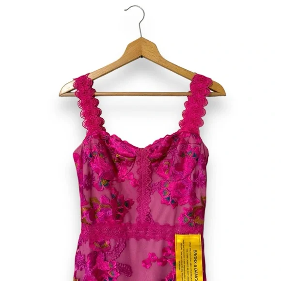 NWT Bronx and Banco Eva Sleeveless Embroidered Floral Midi Dress Fuchsia Small NWT Bronx and Banco Eva Sleeveless Embroidered Floral Midi Dress Fuchsia Small